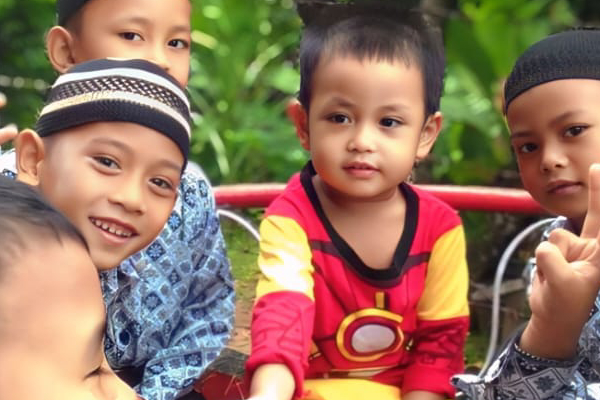 Siswa PAUD Alhidayah Labuhanbatu belajar sambil bermain